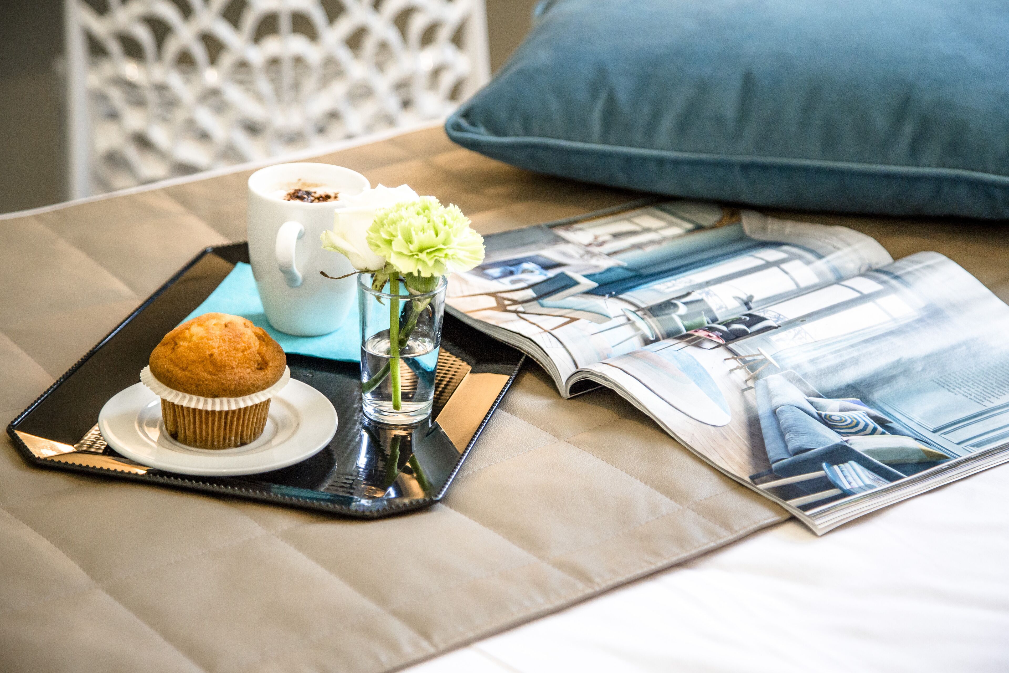 individually decorated, individually furnished, desk, laptop workspace