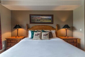 Condo, 1 King Bed with Sofa bed (2211 Timberline Lodge, Trappeur's Cro) | 1 bedroom, iron/ironing board, free WiFi, bed sheets - 2211 Timberline Lodge, Trappeur's Crossing Apartment 1 (Steamboat Springs)