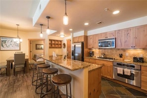 Condo, Multiple Beds (4103 Aspen Lodge, Trappeur's Crossing) | Private kitchen