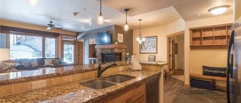 Condo, Multiple Beds (4103 Aspen Lodge, Trappeur's Crossing) | Private kitchen