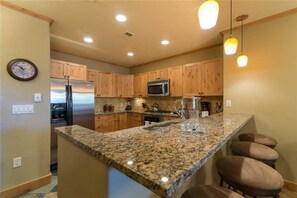Condo, Multiple Beds (4110 Aspen Lodge, Trappeur's Crossing) | Private kitchen