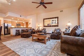 Condo, Multiple Beds (4203 Aspen Lodge, Trappeur's Crossing) | Living room