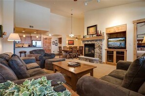 Condo, Multiple Beds (4304 Aspen Lodge, Trappeur's Crossing) | Living room
