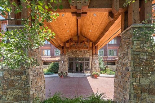 6109 Bear Lodge, Trappeur's Crossing Apartment 3