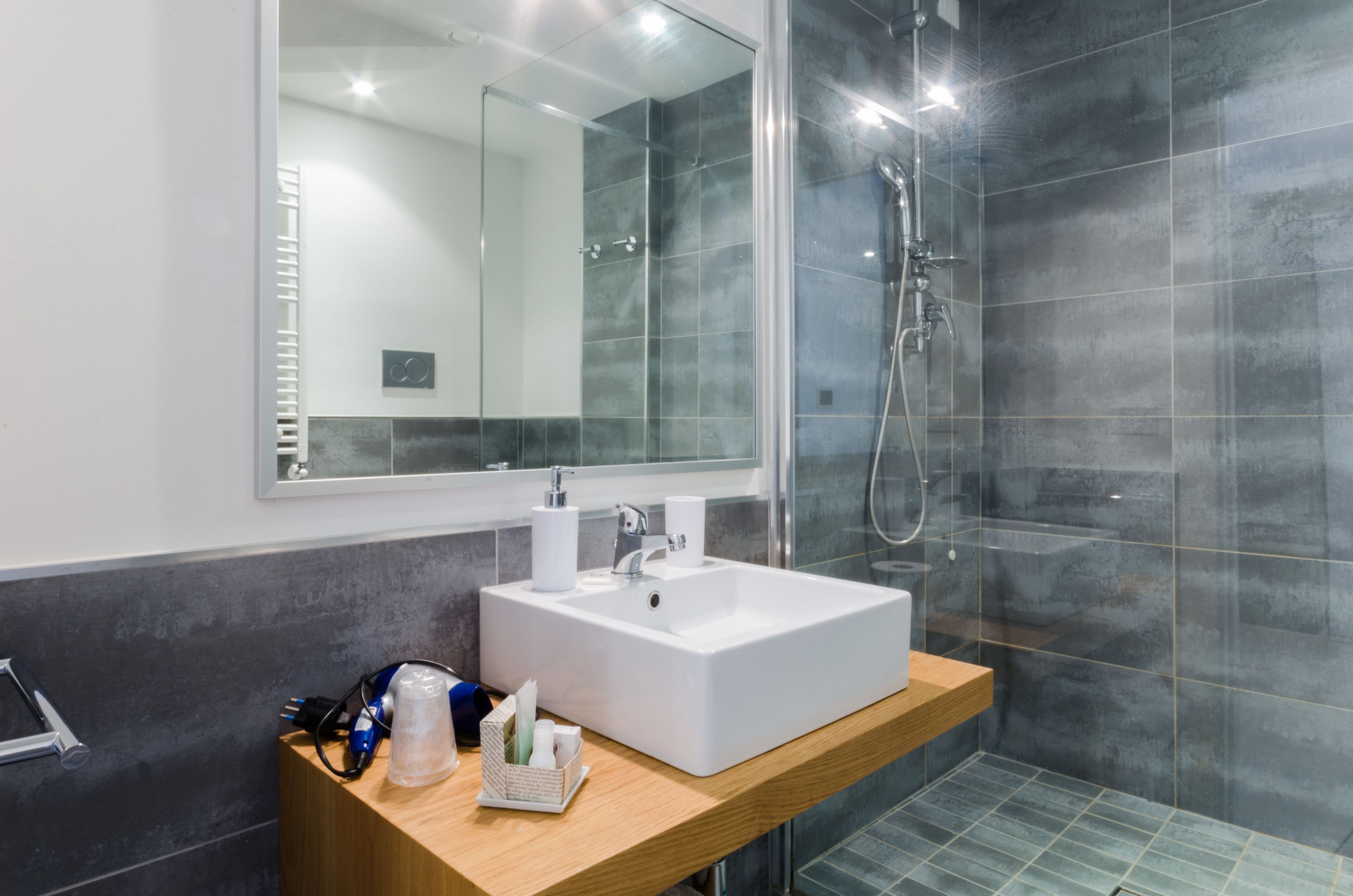 Standard Double Room | Bathroom