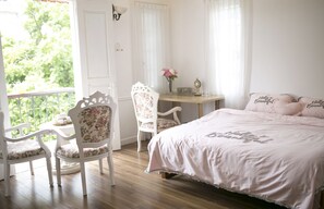 Deluxe Room, Balcony, City View | Desk, iron/ironing board, free WiFi - Lamy House (Hanoi)