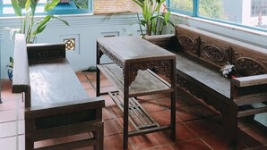 Family dining - Lamy House (Hanoi)