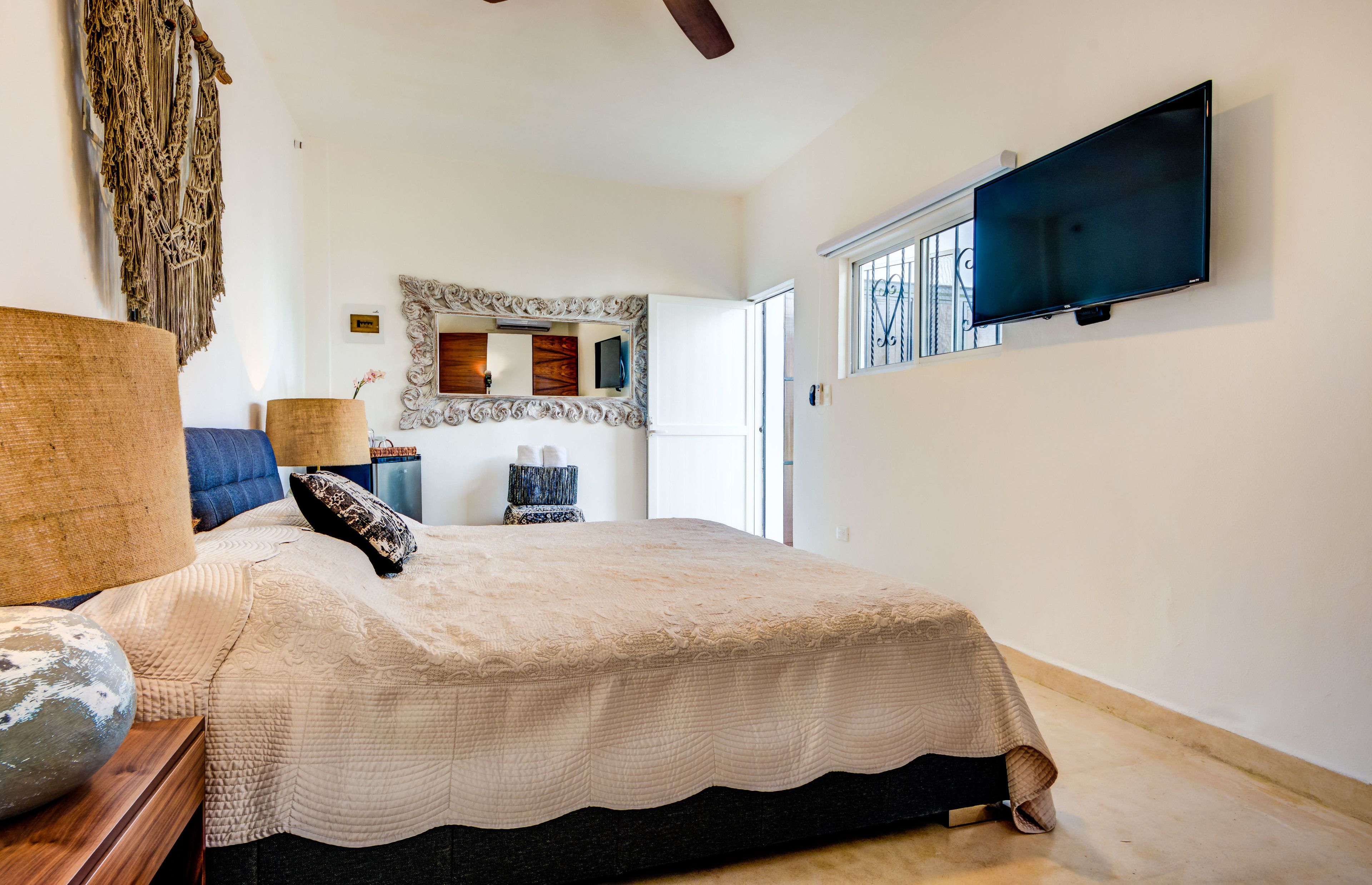 Photo - Nomad Deluxe