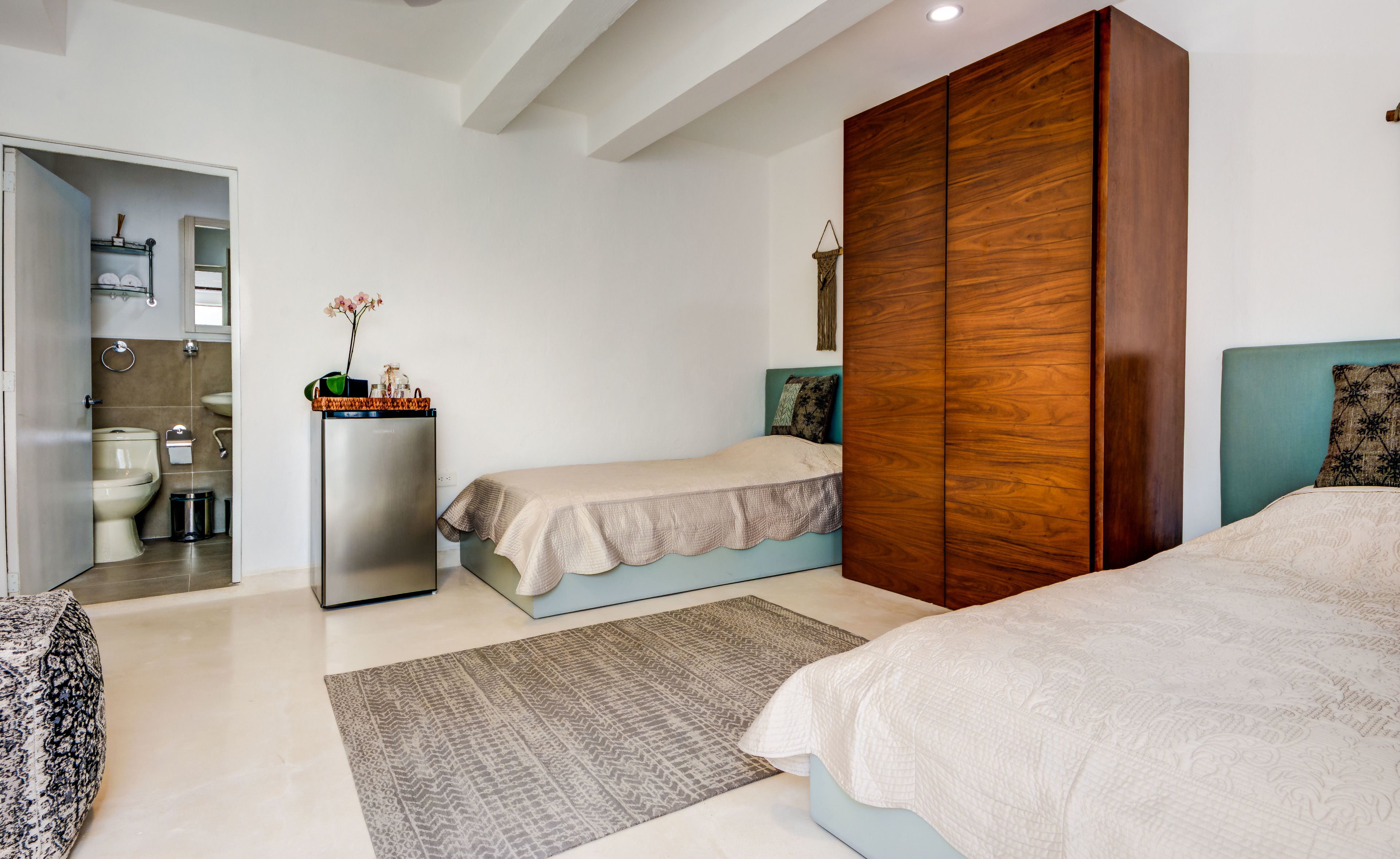 Photo - Nomad Deluxe