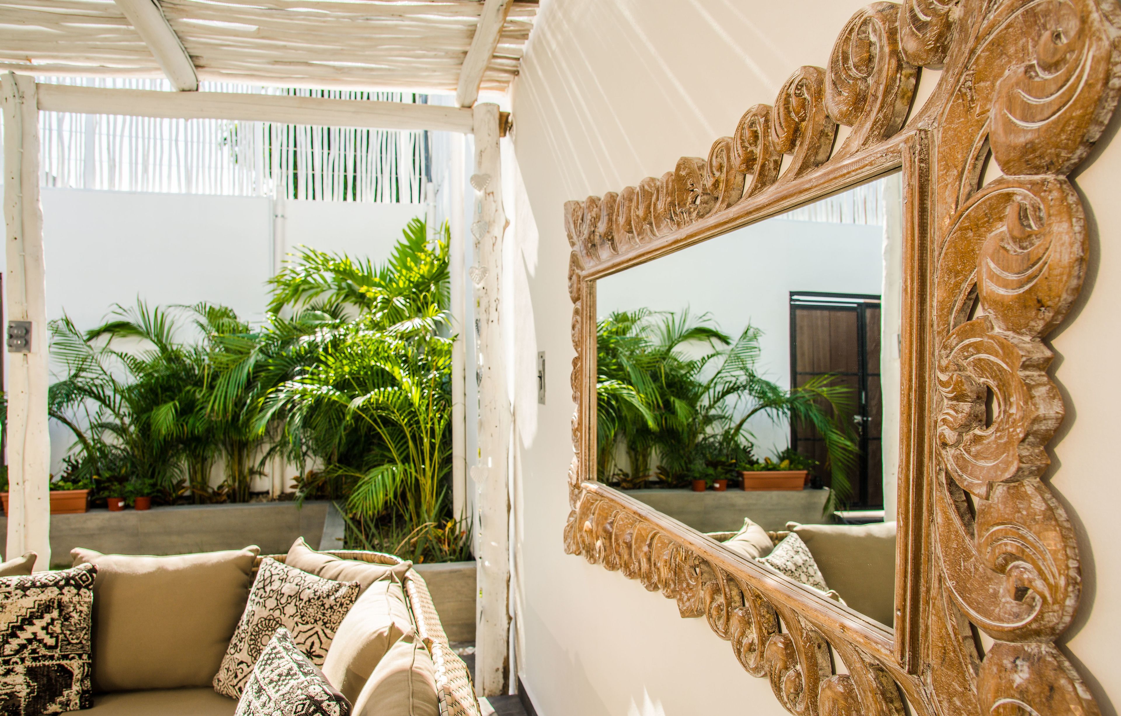 Photo - Nomad Deluxe