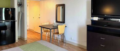 Rideaux occultants, Wi-Fi gratuit, draps fournis