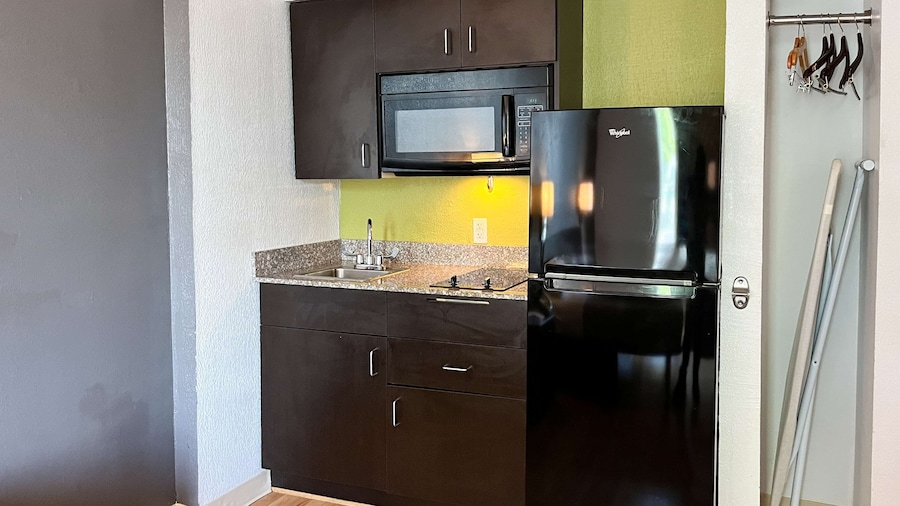 Studio 6 Suites Clarion, PA