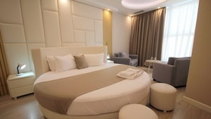 Executive Suite, Sea View | Soundproofing, WiFi (free) - Hotel Strora (Sarandë)