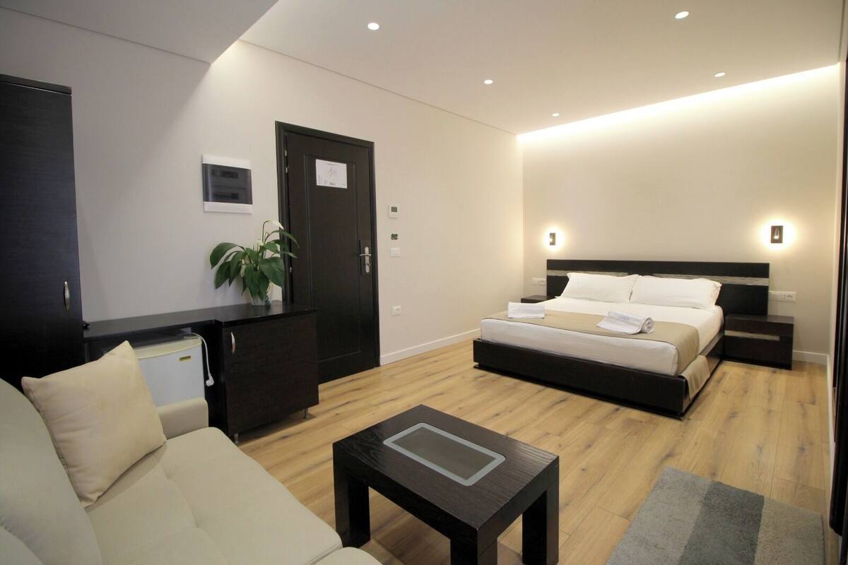 Triple Room, Balcony | Soundproofing, WiFi (free)