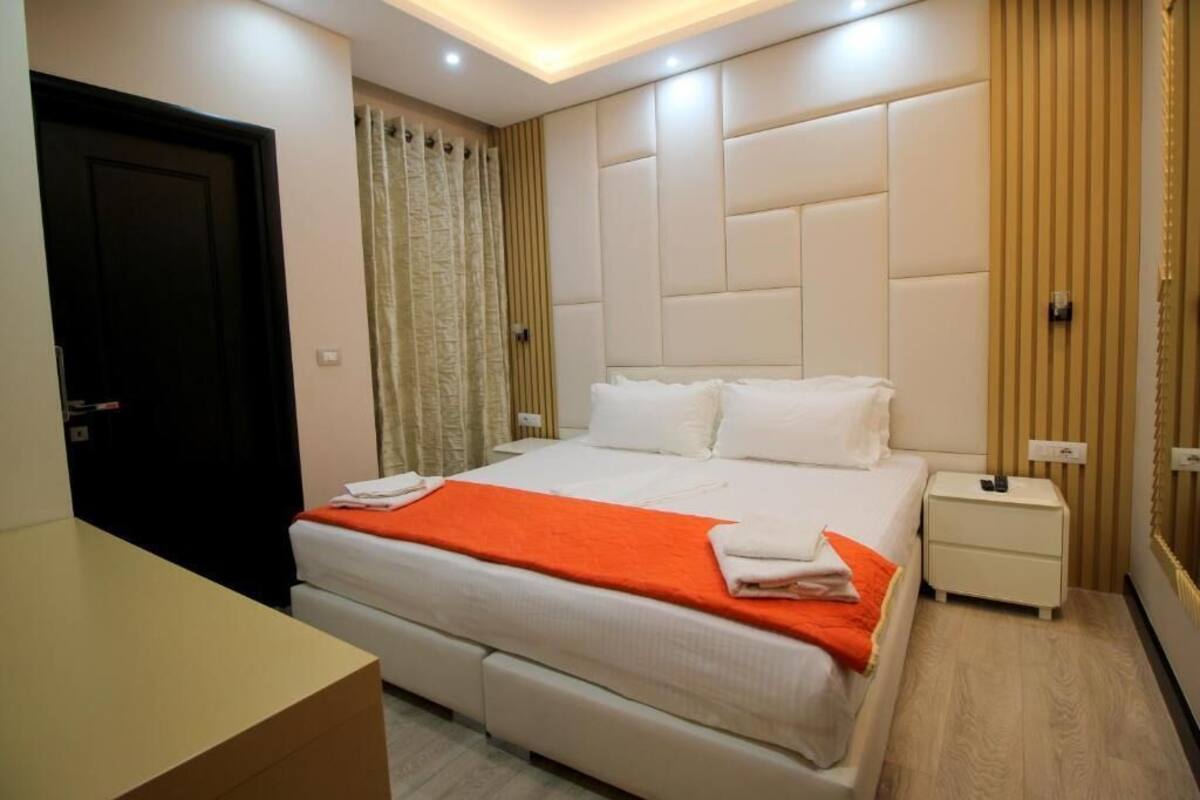 Double or Twin Room, Balcony, Partial Sea View | Soundproofing, WiFi (free)