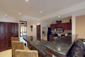 Comfort Apartment, 2 Bedrooms, Non Smoking | Private kitchen - Bahia Encantada D1 (Jacó)