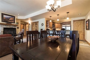 Condo, Multiple Beds (5112 Emerald Lodge, Trappeur's Crossi) | Private kitchen | Fridge, microwave, stovetop, dishwasher - 5112 Emerald Lodge, Trappeur's Crossing Apartment 2 (Steamboat Springs)