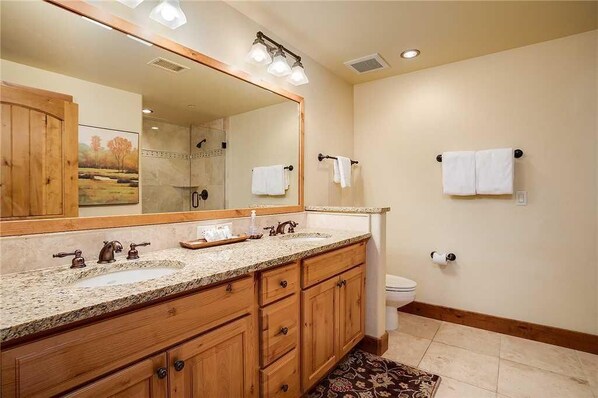 Condo, Multiple Beds (5307 Emerald Lodge, Trappeur's Crossi) | Bathroom - 5307 Emerald Lodge, Trappeur's Crossing Apartment 4 (Steamboat Springs)