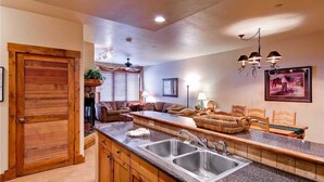 Condo, Berbilang Katil (2103 Timberline Lodge, Trappeur's Cro) | Dapur peribadi
