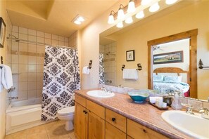 Apartment | Bathroom | Hair dryer