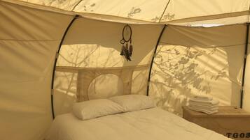 Tente, 1 grand lit, vue montagne