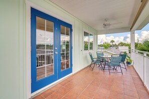 Outdoor dining - Private Dock & Water Views! Homosassa Retreat (Homosassa)