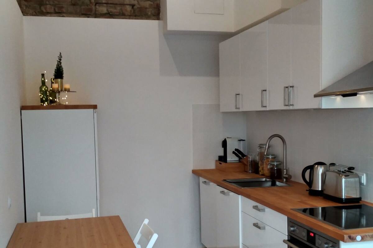 Design House, 1 Katil Kelamin (Double), Garden Area | Dapur kecil peribadi | Peti sejuk, ketuhar, dapur, mesin basuh pinggan mangkuk