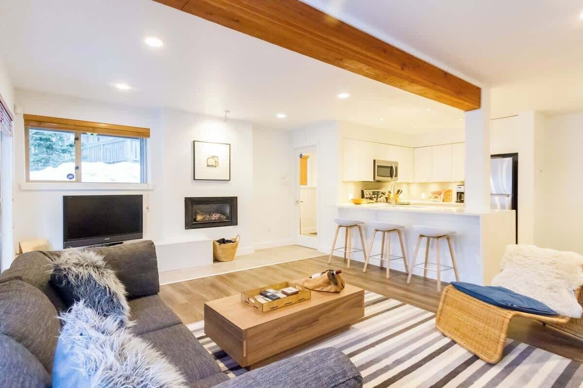 TV, fireplace, Netflix, streaming services