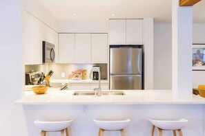 Fridge, microwave, oven, stovetop