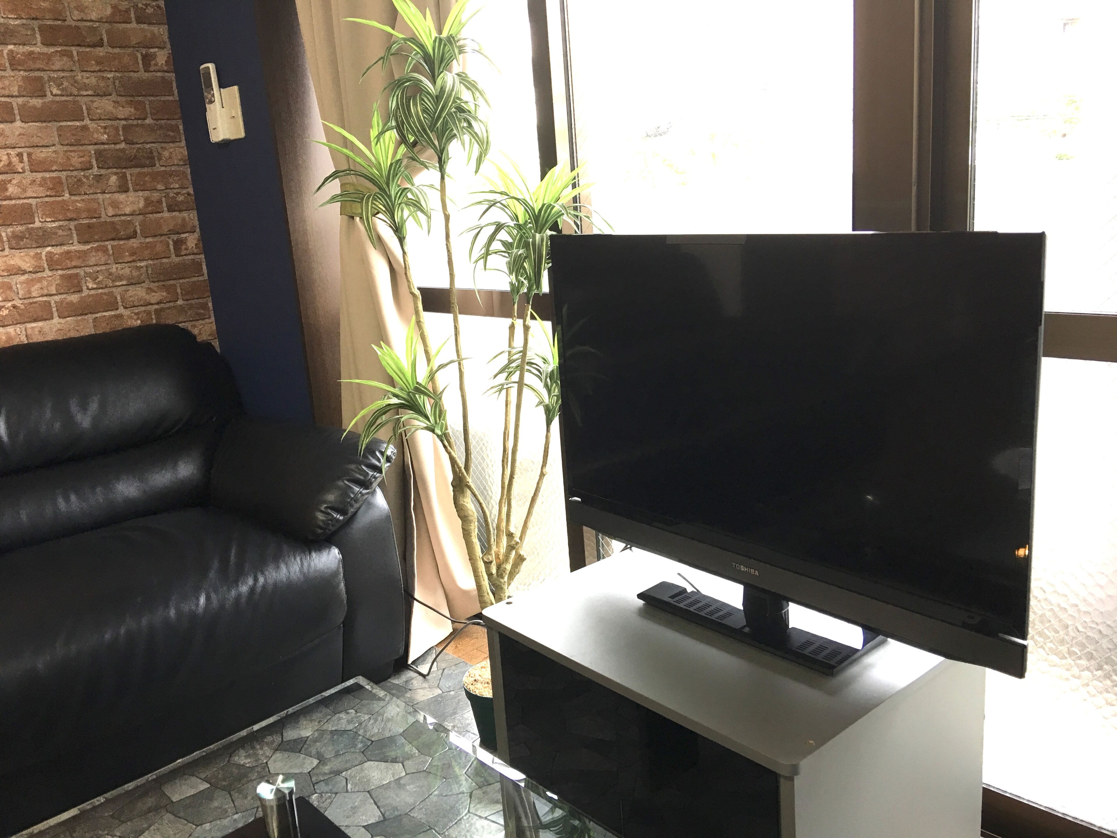 grand room, non smoking | 1 bedroom, premium bedding, individually decorated, desk