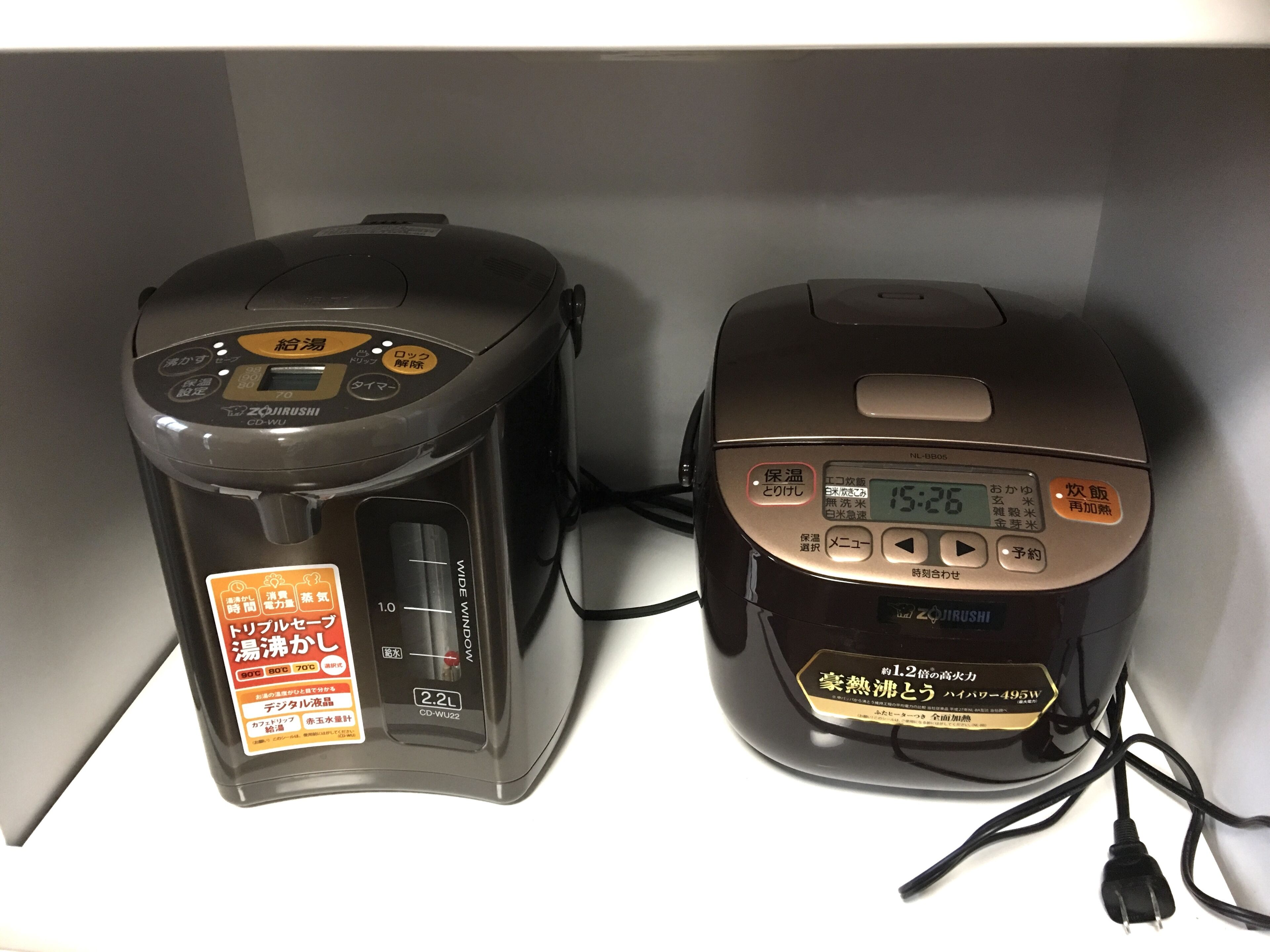 grand room, non smoking | 1 bedroom, premium bedding, individually decorated, desk