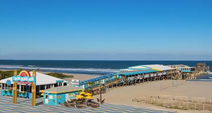 Cocoa Beachin laiturin vieressä - perheystävällinen ja aivan meressä