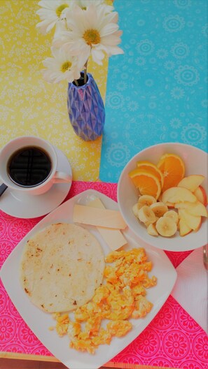 Daily full breakfast (COP 5000 per person)