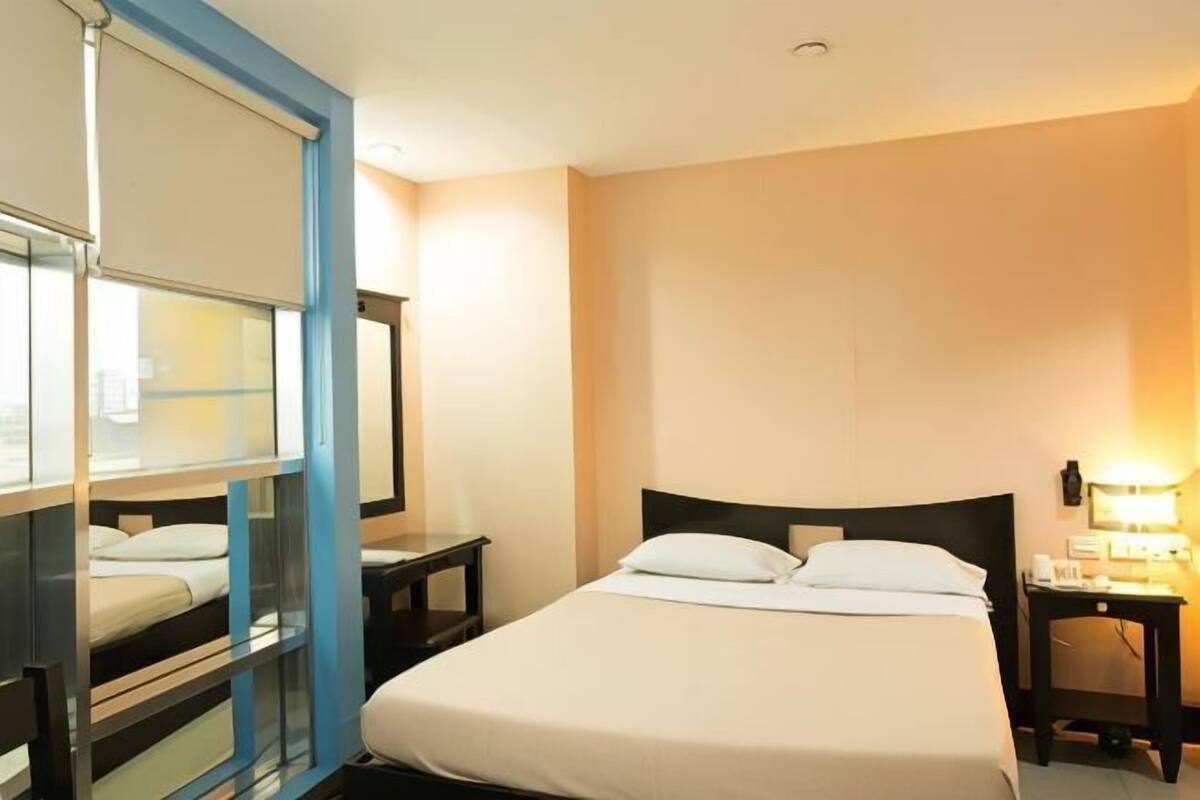 1 bedroom, desk, free WiFi