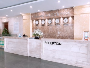 Quầy tiếp tân
