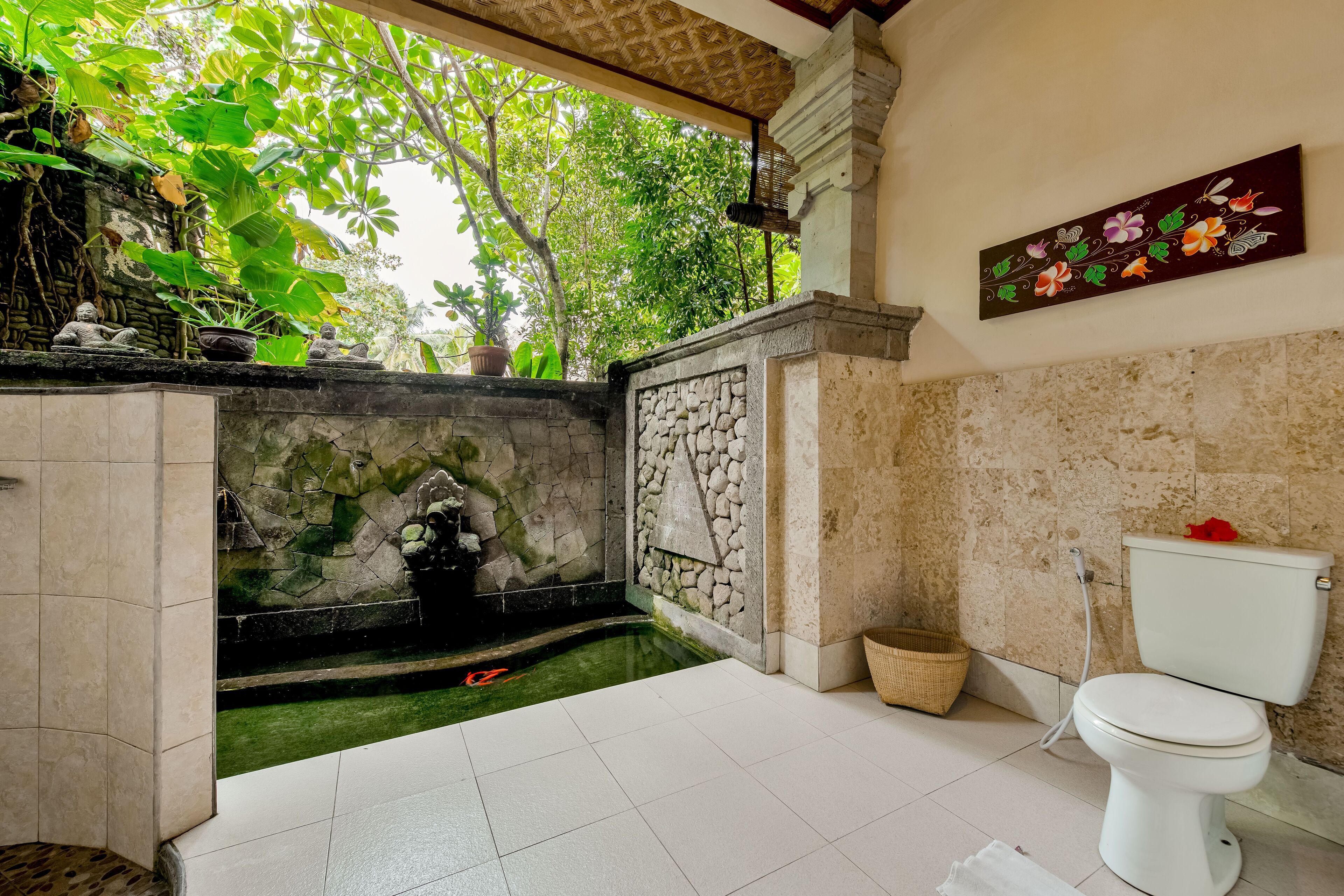 superior garden tea house | bathroom | combined shower/bathtub, rainfall showerhead, free toiletries