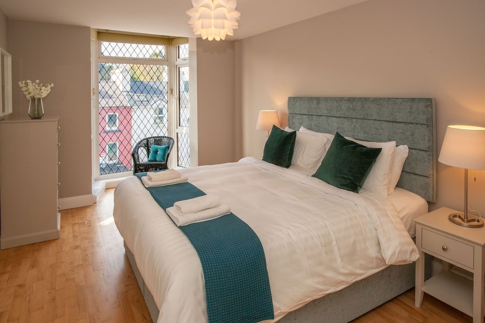 Apartment 291 - Clifden - Sleeps 4 Guests  In 2 Bedrooms - Clifden