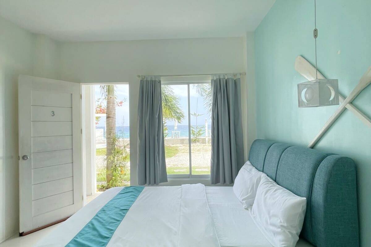 standard room | iron/ironing board