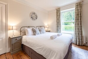 15 bedrooms, iron/ironing board, travel cot, free WiFi - 6 Bed in Croyde (oc-hillba) (Croyde)