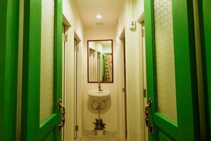 Chậu rửa trong phòng tắm