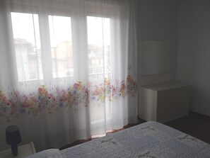 3 chambres, fer et planche à repasser, Wi-Fi