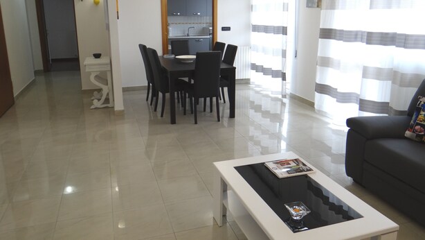 Interior - Large apartment by the sea (Martinsicuro)