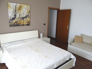 3 bedrooms, iron/ironing board, WiFi