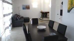 Interior - Large apartment by the sea (Martinsicuro)