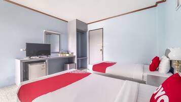 Superior Twin Room | Desk, free WiFi, bed sheets