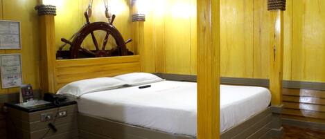 Huone (Garage) | Työpöytä, lisävuoteet, ilmainen Wi-Fi, vuodevaatteet