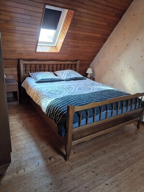 2 chambres, fer et planche à repasser