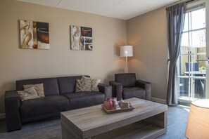 智能電視、DVD 播放機、音響