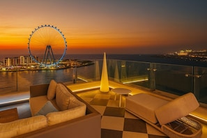 Property grounds - Dubai Jbr Luxury 180 m° penthouse Full sea View 41° Floor 4/6 pax (Dubai Marina)
