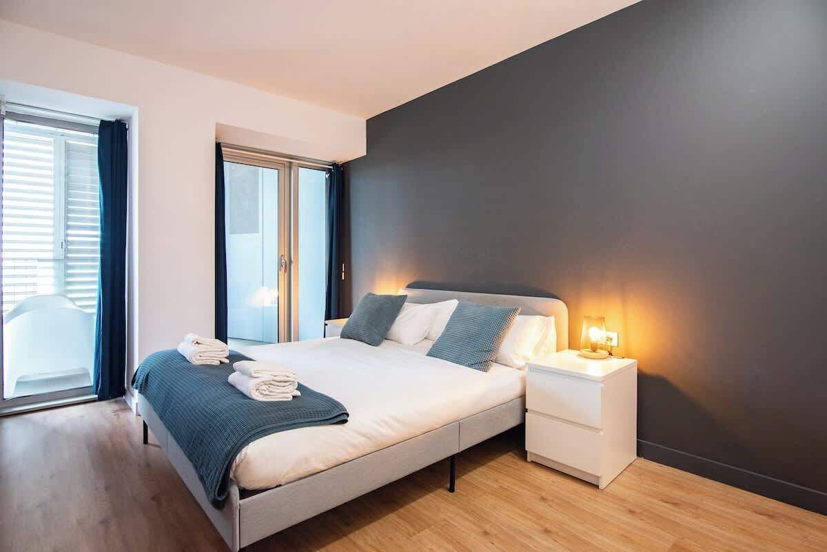 2 slaapkamers, een strijkplank/strijkijzer, reisbedje, wifi